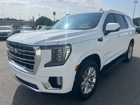 Used 2023 GMC Yukon SLT w/ SLT Premium Package RWD image 3
