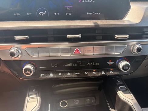 Used 2025 Kia Telluride S FWD image 5