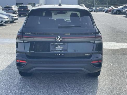 New 2026 Volkswagen Taos SE AWD/4WD image 5