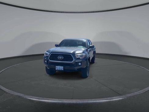 Certified 2019 Toyota Tacoma TRD Off-Road w/ Technology Package AWD/4WD image 4