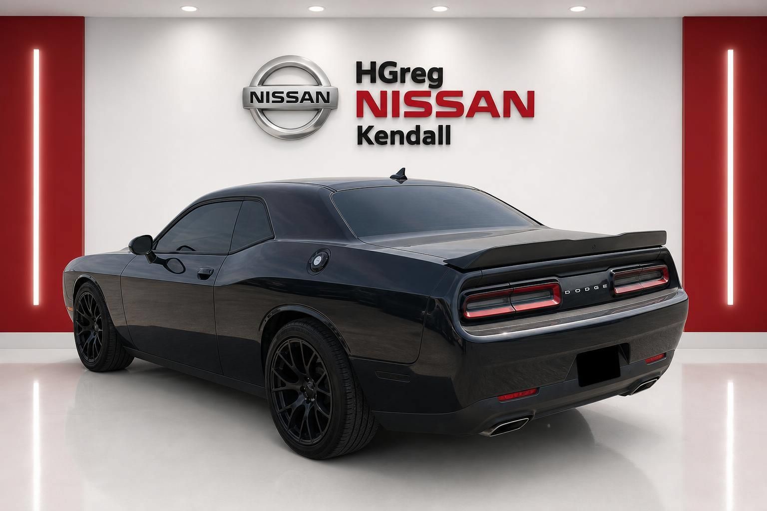 Used 2016 Dodge Challenger SRT w/ Technology Group RWD image 2