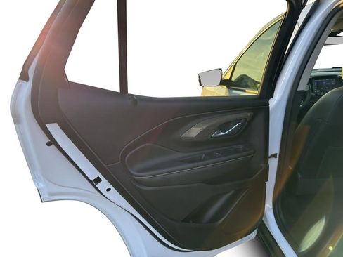 Used 2024 GMC Terrain Denali w/ Denali Premium Package image 15