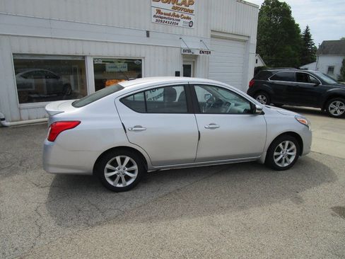 Used 2016 Nissan Versa FWD image 6