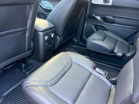 Used 2023 Ford Explorer Platinum w/ Technology Package AWD/4WD image 13