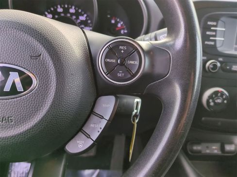 Used 2016 Kia Soul + image 23