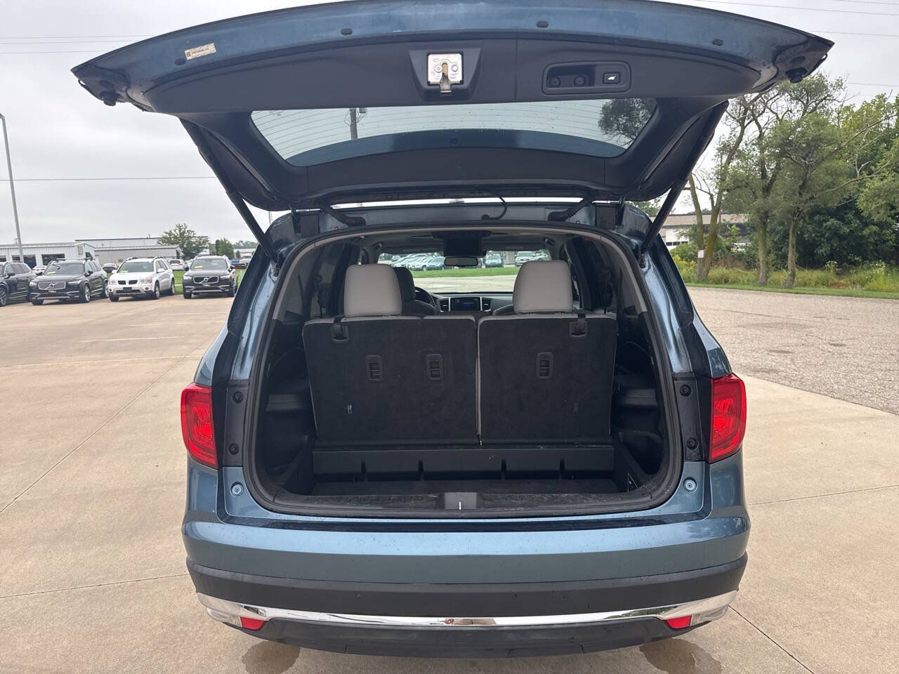 Used 2016 Honda Pilot Touring image 32
