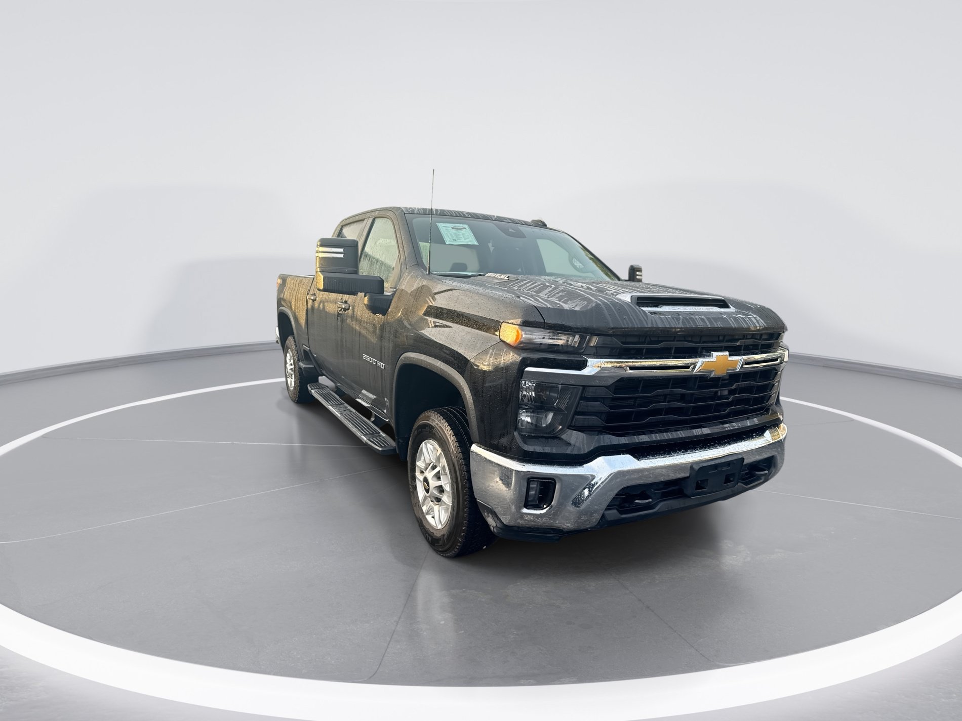 Used 2025 Chevrolet Silverado 2500 LT w/ Convenience Package AWD/4WD image 2