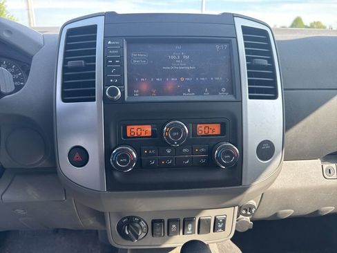 Used 2021 Nissan Frontier SV AWD/4WD image 12