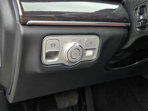 Used 2023 Mercedes-Benz GLS 450 4MATIC image 22