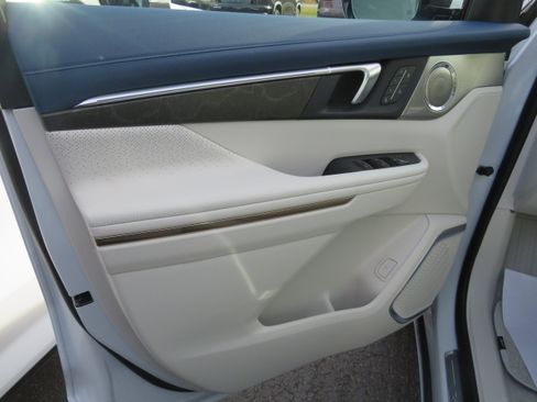 New 2026 Buick Enclave Avenir w/ Super Cruise Package image 17