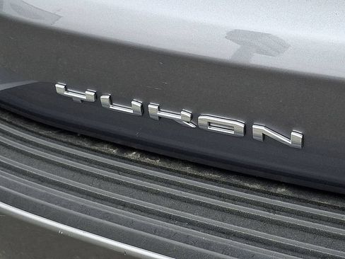 Used 2022 GMC Yukon XL Denali RWD image 33