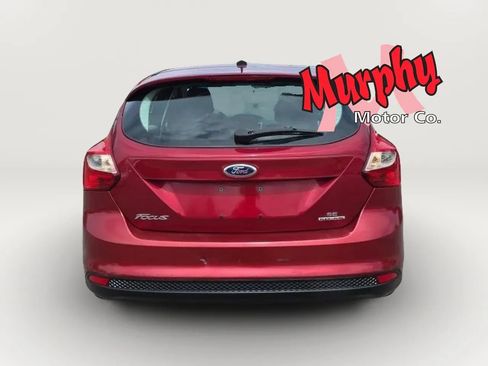 Used 2014 Ford Focus SE w/ SE Winter Package FWD image 8