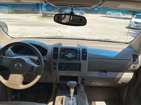 Used 2005 Nissan Frontier LE w/ (J01) Sunroof Pkg RWD image 23