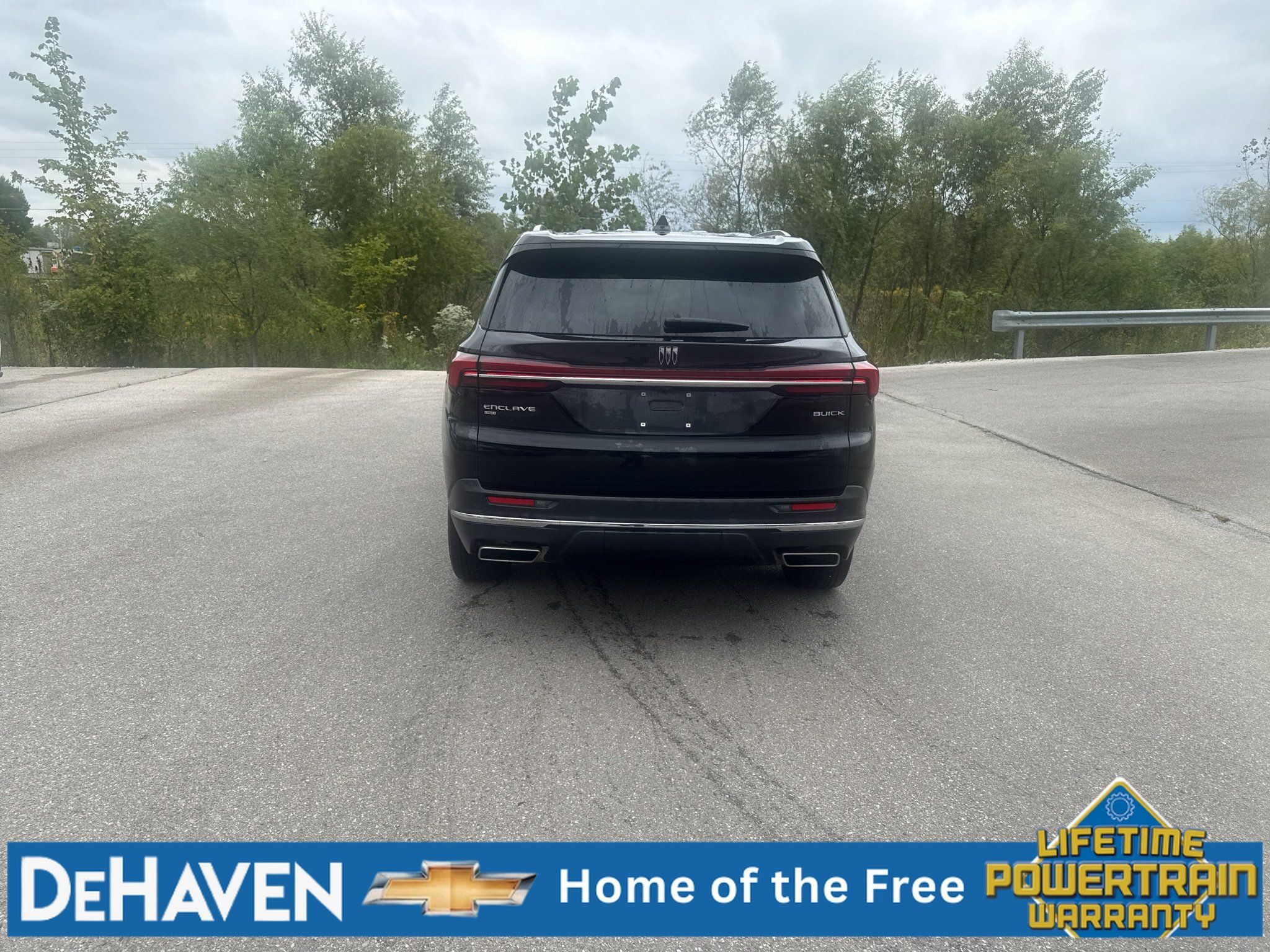 Used 2025 Buick Enclave Preferred AWD/4WD image 5