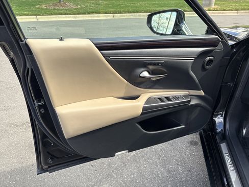 Used 2021 Lexus ES 350 w/ Premium Package image 14