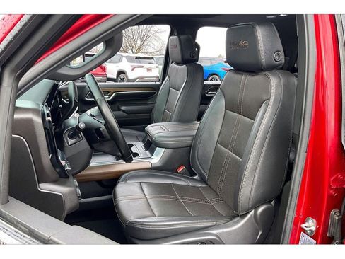 Used 2024 Chevrolet Silverado 2500 High Country w/ High Country Premium Package image 27