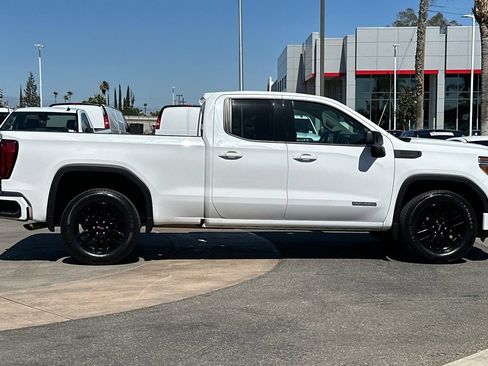 Certified 2022 GMC Sierra 1500 Elevation RWD image 3