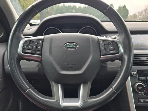 Used 2018 Land Rover Discovery Sport HSE image 4