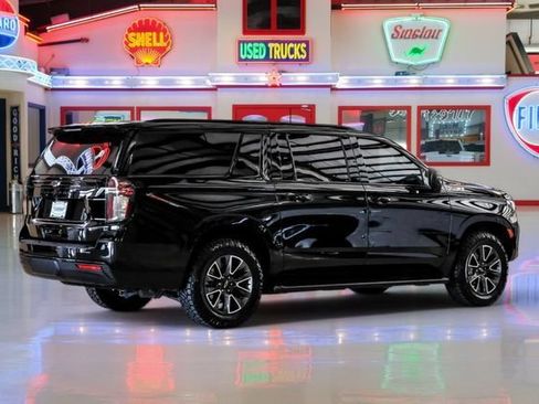 Used 2023 Chevrolet Suburban Z71 w/ Z71 Off-Road Package AWD/4WD image 3