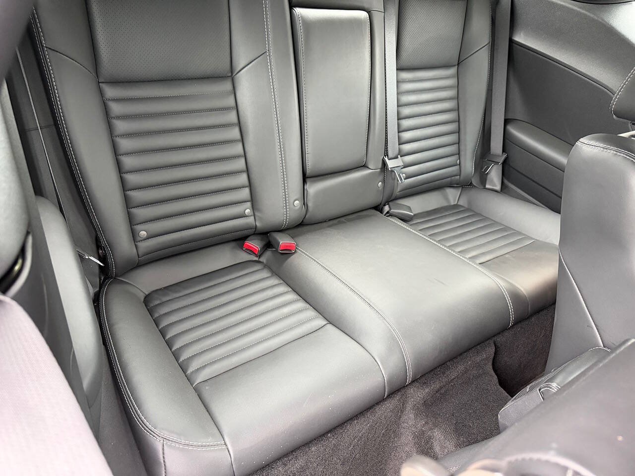 Used 2010 Dodge Challenger SE RWD image 13