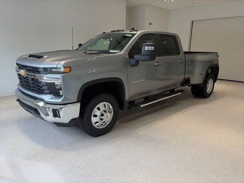 New 2026 Chevrolet Silverado 3500 LT w/ All Star Edition AWD/4WD image 3