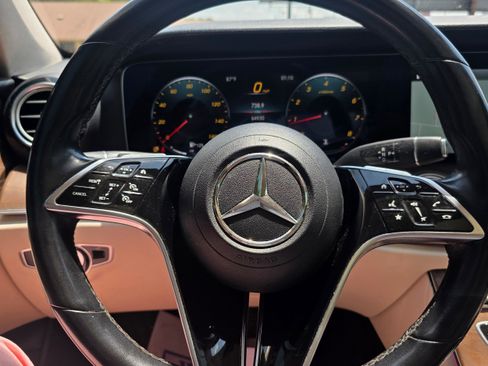 Used 2022 Mercedes-Benz E 350 4MATIC Sedan image 9