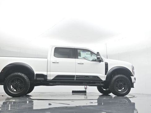 New 2026 Ford F250 Lariat w/ Black Appearance Package image 50