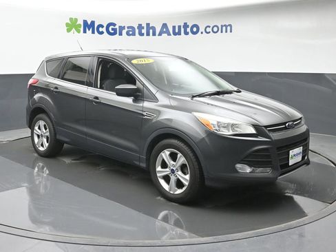 Used 2015 Ford Escape SE image 2