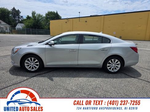 Used 2014 Buick LaCrosse FWD image 2