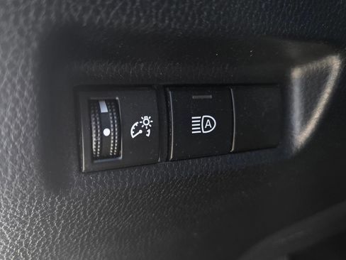 Used 2021 Toyota RAV4 XLE AWD/4WD image 15