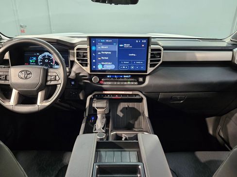 Used 2025 Toyota Tundra Limited image 10