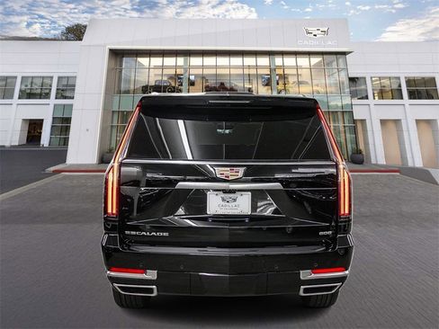 New 2026 Cadillac Escalade Luxury image 5
