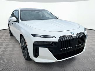 Used 2023 BMW 740i RWD video 3