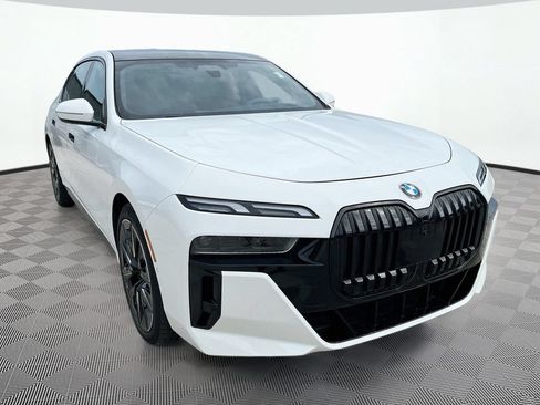 Used 2023 BMW 740i RWD image 3