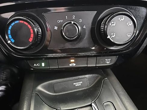 Used 2021 Honda HR-V LX image 22