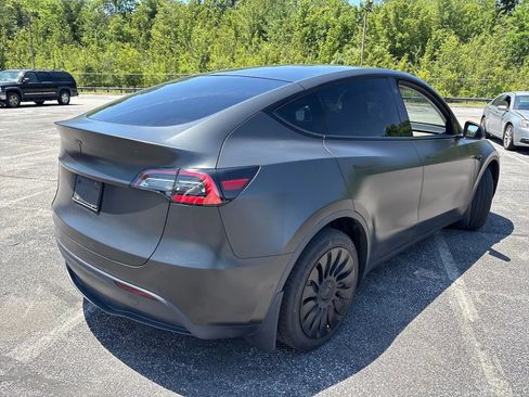 Used 2021 Tesla Model Y Long Range AWD/4WD image 8