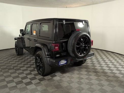 Certified 2025 Jeep Wrangler Unlimited Sahara w/ Safety Group AWD/4WD image 8