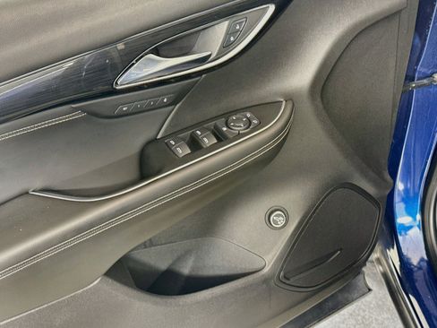 Used 2022 Buick Envision Essence w/ Safety Package FWD image 18