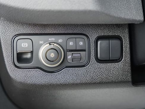 Used 2025 Mercedes-Benz Sprinter 2500 image 39