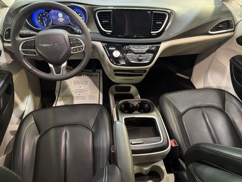 Used 2023 Chrysler Pacifica Touring-L w/ Road Tripper Package FWD image 21
