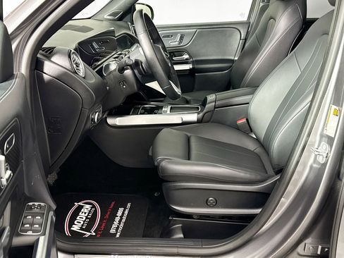 Used 2024 Mercedes-Benz GLB 250 4MATIC image 16