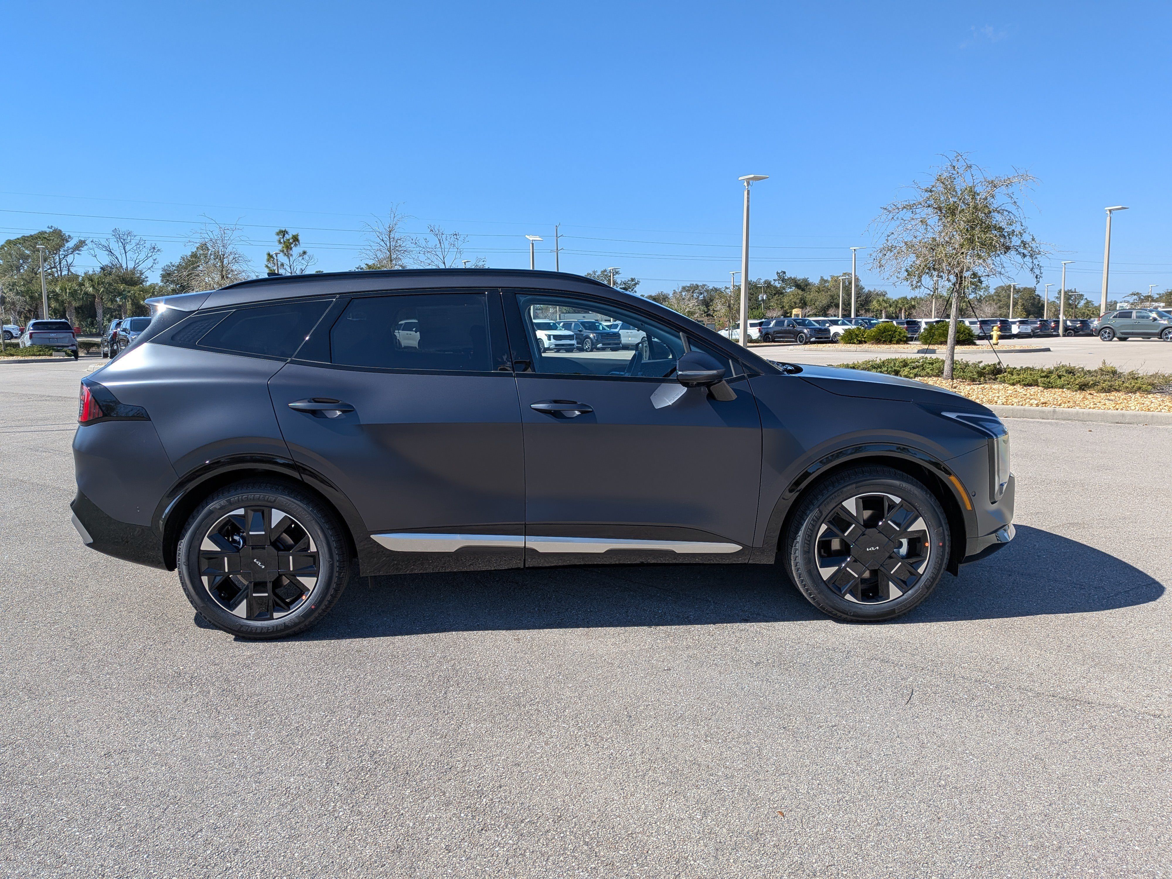 New 2026 Kia Sportage SX FWD image 4