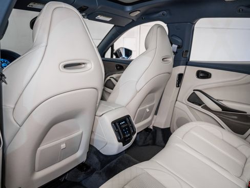 Used 2025 Aston Martin DBX 707 image 15