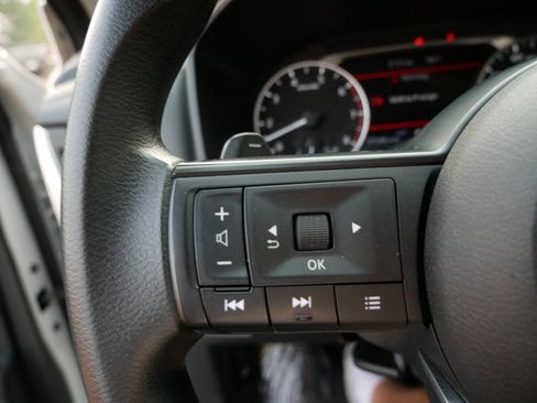 Used 2024 Nissan Rogue S AWD/4WD image 27