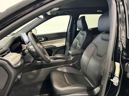 New 2026 Jeep Compass Limited w/ Sun, Sound & Navigation Group image 16