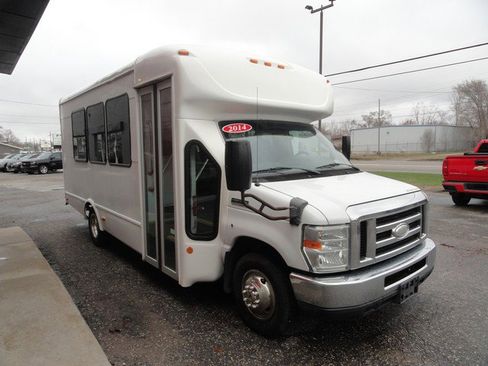 Used 2014 Ford E-350 and Econoline 350 Super Duty w/ Shuttle Bus Prep Package image 6