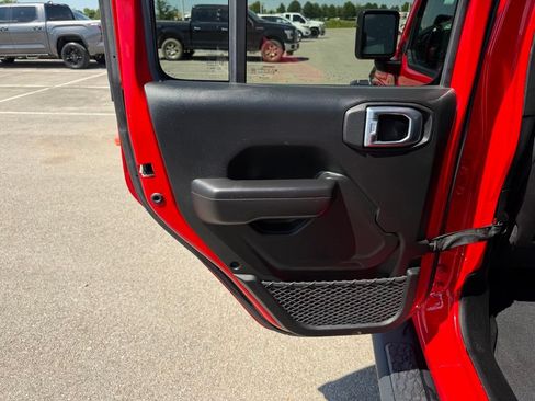 Used 2021 Jeep Wrangler Unlimited Rubicon AWD/4WD image 9