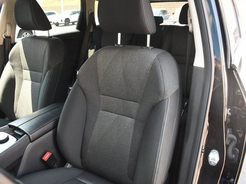 Used 2025 Nissan Rogue SV AWD/4WD image 17