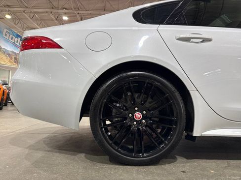 Used 2016 Jaguar XF R-Sport image 83