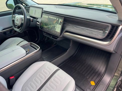 Used 2023 Rivian R1S Adventure AWD/4WD image 26